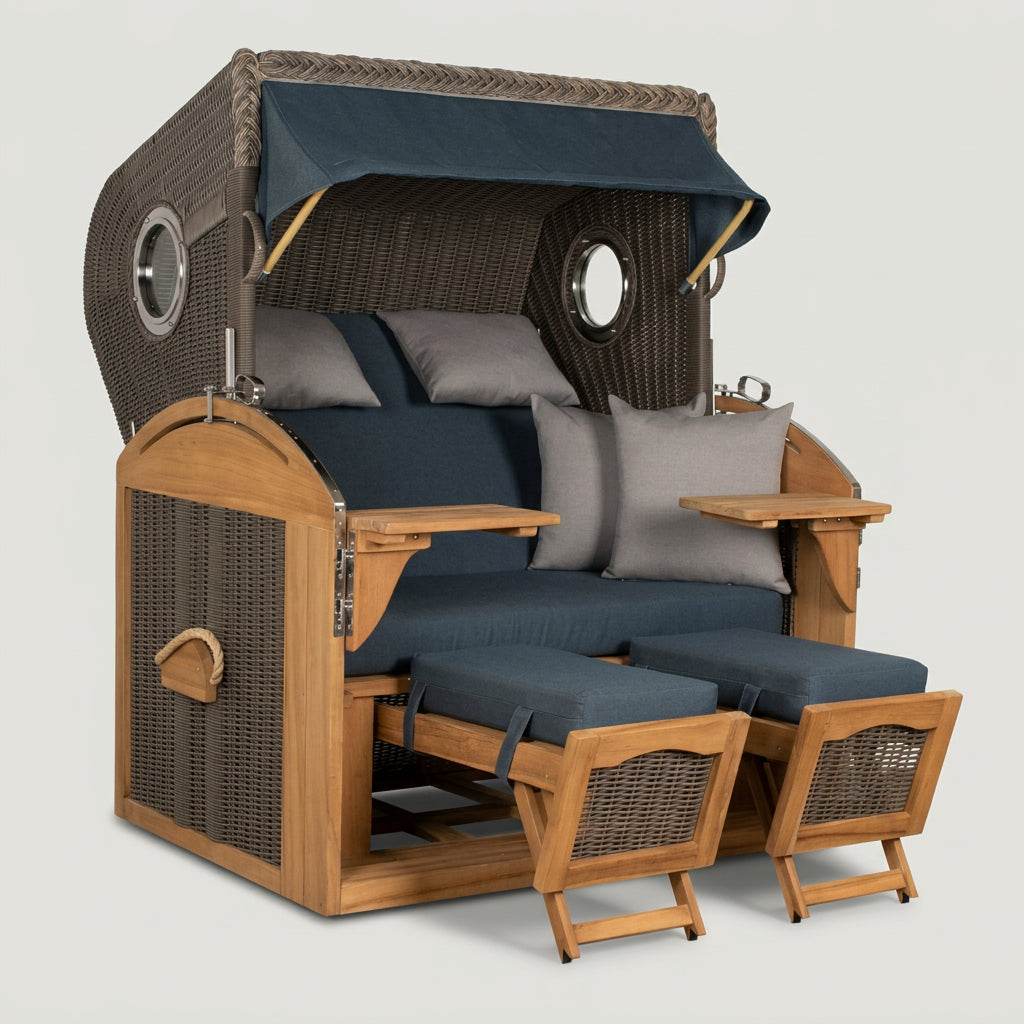 Strandkorb Schillig XL aus Teakholz und Polyrattan mit Bullaugen in Marineblau