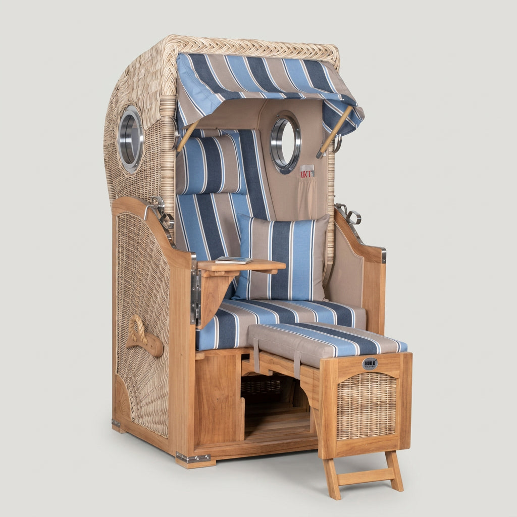 Strandkorb Düne Single aus Teakholz mit Bullauge in maritimem Blau-Beige