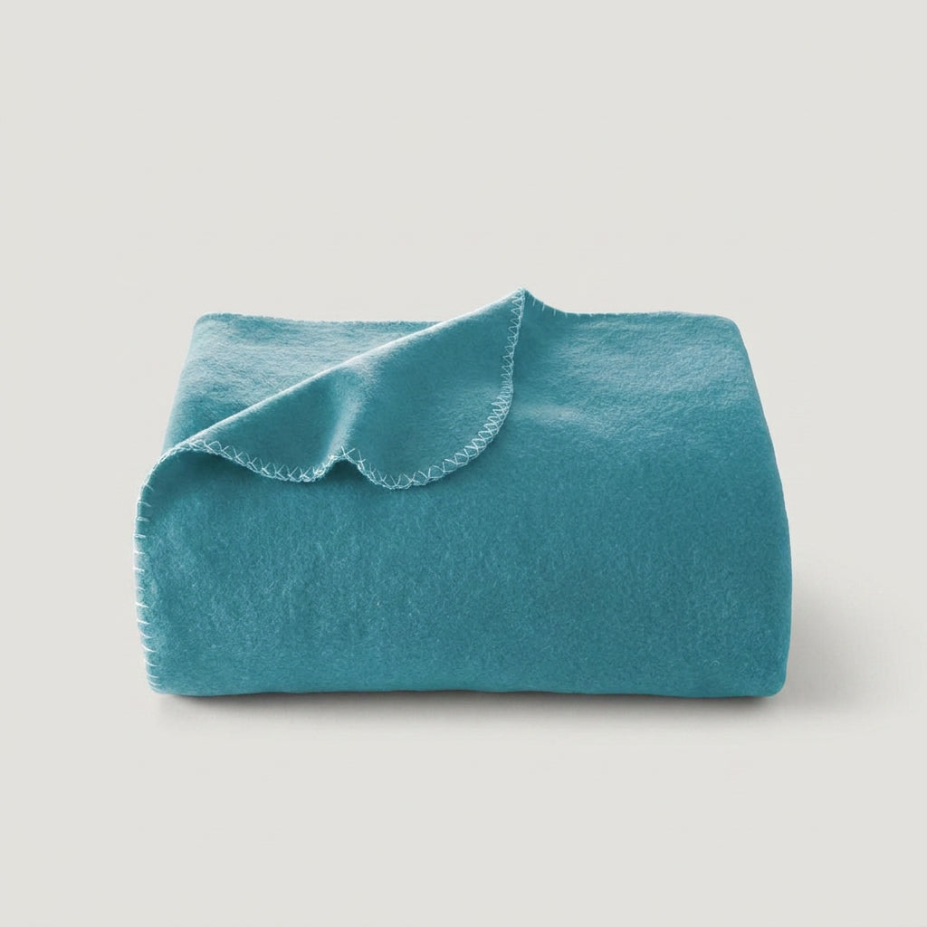 Kuscheldecke 150 x 200 cm in Petrol aus weichem Fleece