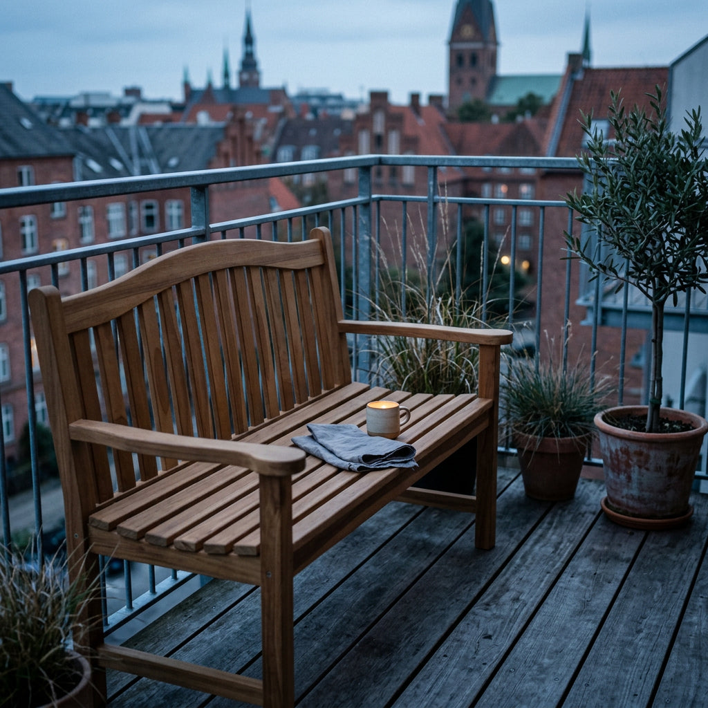 Gartenbank Korfu 120 cm aus massivem Teakholz mit ergonomischer Rückenlehne