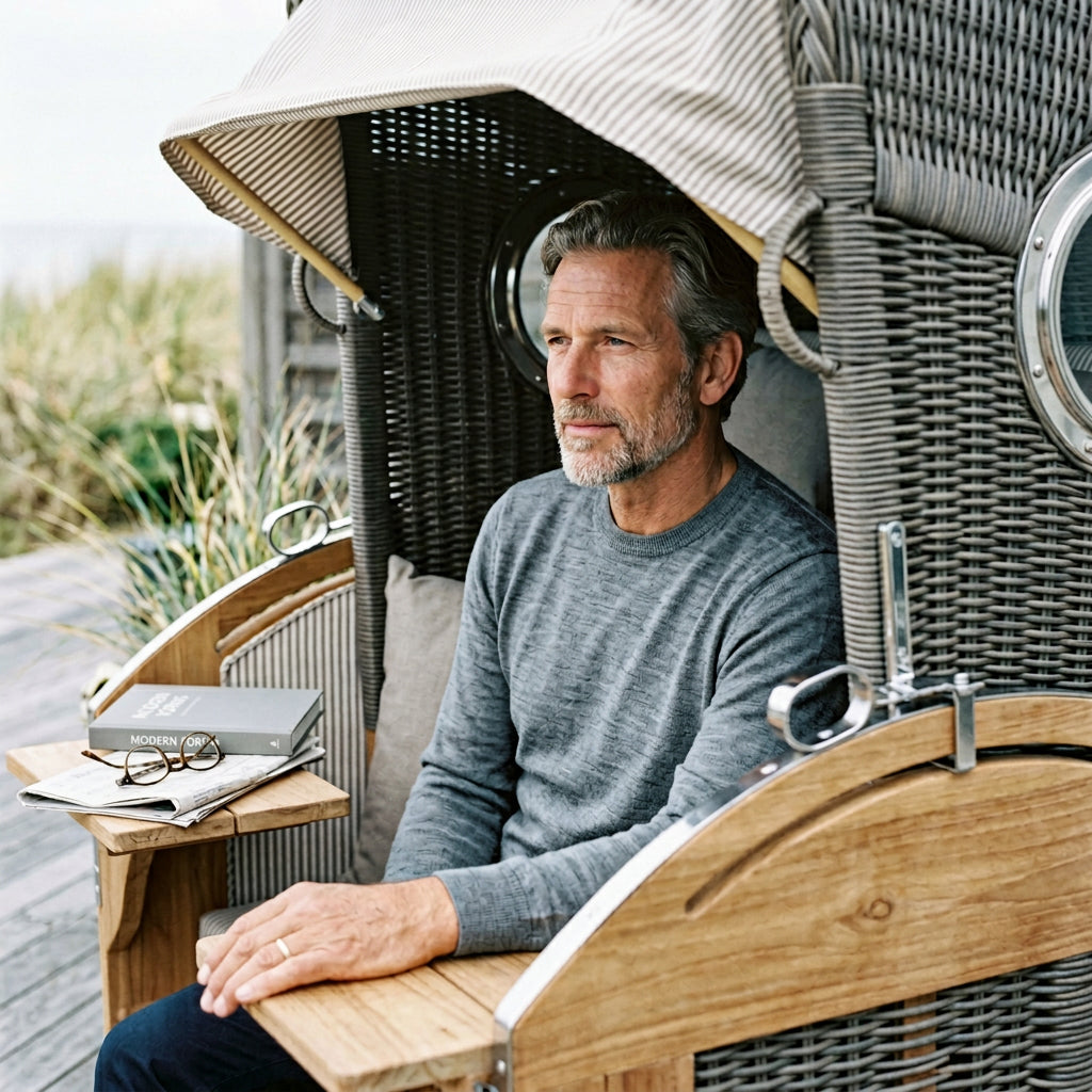 Strandkorb Schillig XL aus Teakholz und Polyrattan mit Bullaugen