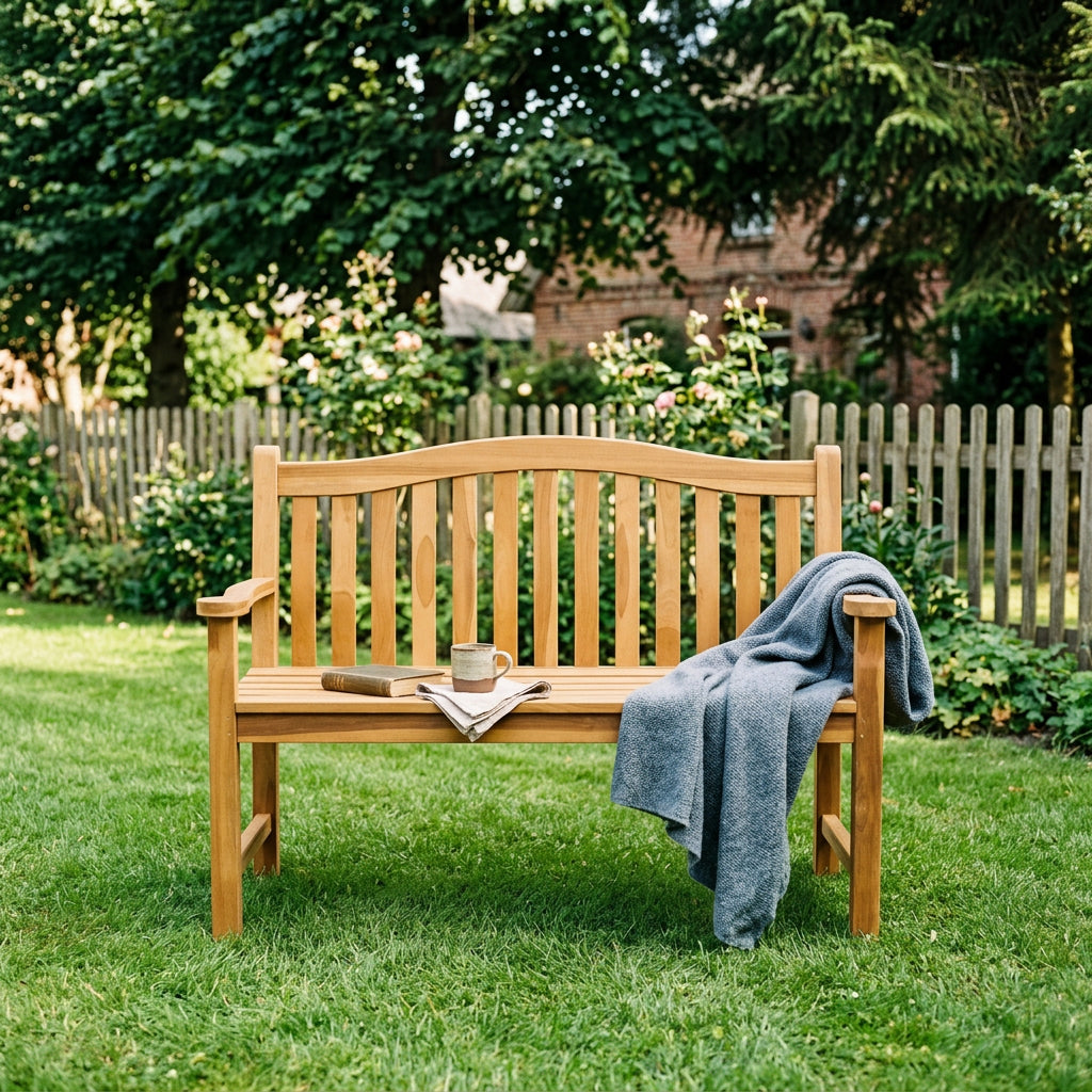 Gartenbank Korfu 120 cm aus massivem Teakholz mit ergonomischer Rückenlehne