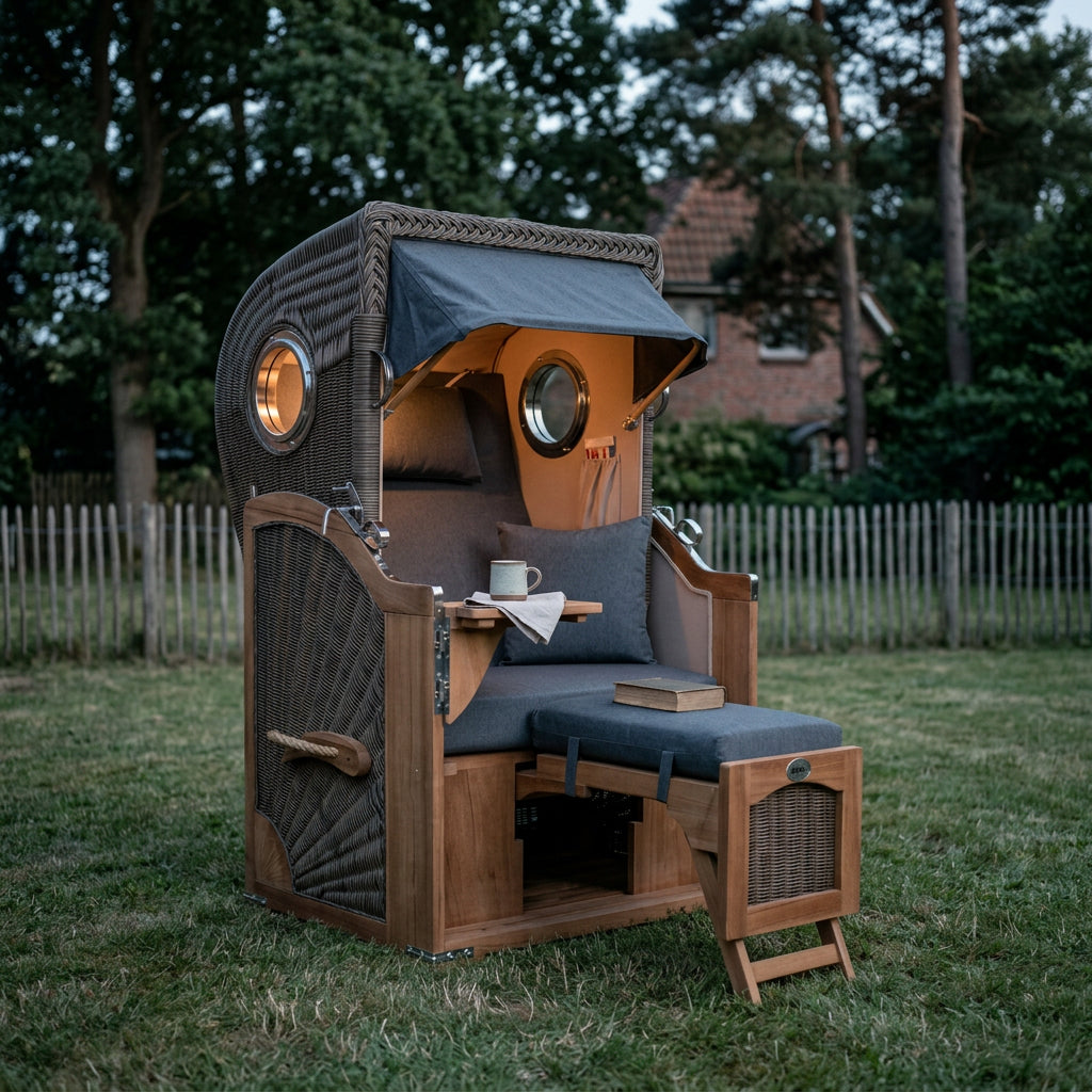 Strandkorb Düne Single aus Teakholz mit Bullauge in PE Grey